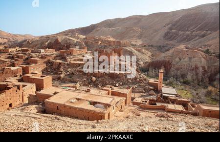 Marocco, Anemite, villaggio berbero, Monti dell'Atlante Centrale, Valle di Ounila, Fiume Assif Mellah Foto Stock