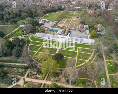 Veduta aerea del Conservatorio, Chiswick Park, Chiswick, Londra, Regno Unito. Foto Stock