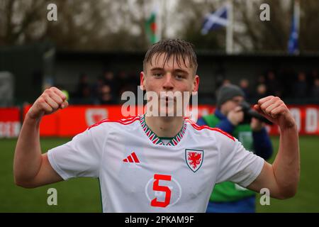 Newport, Galles. 28 marzo, 2023. Dylan Lawlor, Cardiff City e Galles. Campionato UEFA U17 Elite Round Galles/Montenegro a Dragon Park. Foto Stock