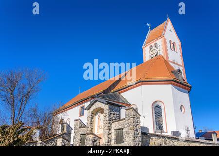 Germania, Baviera, Tölzer Land, Wackersberg, chiesa parrocchiale di San Nikolaus Foto Stock