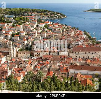 Vista panoramica dalla città di Hvar, vista dal parco Dr. Josip Avelini, Croazia Foto Stock