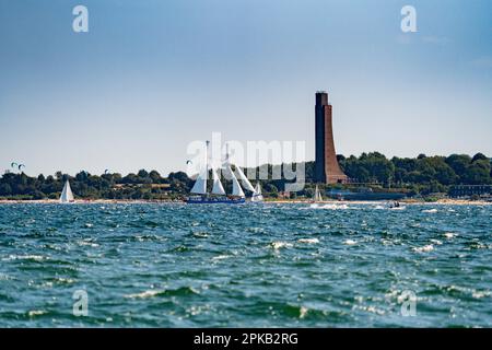 Barche a vela durante la settimana Kiel, Schleswig-Holstein, Germania Foto Stock