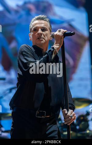 Chicago, Stati Uniti. 05th Apr, 2023. Dave Gahan di Depeche Mode durante il Memento Mori Tour presso United Center il 5 aprile 2023, a Chicago, Illinois (Foto di Daniel DeSlover/Sipa USA) Credit: Sipa USA/Alamy Live News Foto Stock