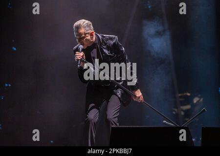 Chicago, Stati Uniti. 05th Apr, 2023. Dave Gahan di Depeche Mode durante il Memento Mori Tour presso United Center il 5 aprile 2023, a Chicago, Illinois (Foto di Daniel DeSlover/Sipa USA) Credit: Sipa USA/Alamy Live News Foto Stock