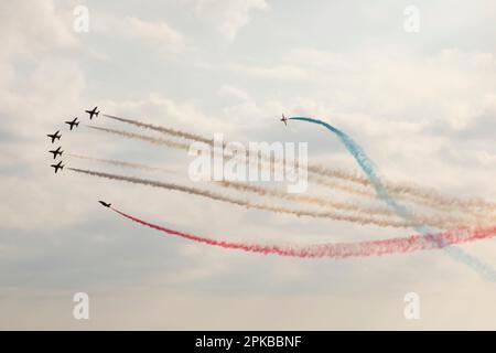 Inghilterra, Dorset, Bournemouth, l'annuale Air Show, Red Arrows Display Foto Stock