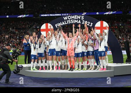 Londra, Regno Unito. 06th Apr, 2023. Inghilterra festeggia al Wembley Stadium di Londra, Regno Unito, il 6th aprile 2023, la partita di Finalissima femminile UEFA Inghilterra/Brasile 2023. Credit: Paul Marriott/Alamy Live News Foto Stock