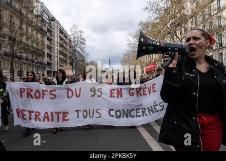 Parigi, Francia. 6th Apr 2023. Michael Bunel / le Pictorium - dimostrazione contro la riforma pensionistica a Parigi - 6/4/2023 - Francia / Parigi - Seine saint Denis marcia degli insegnanti sullo sciopero. Undicesimo giorno di mobilitazione contro la riforma delle pensioni, l'uso degli anni '49,3 e le politiche del governo di Emmanuel Macron. 6 aprile 2023. Parigi, Francia. Credit: LE PICTORIUM/Alamy Live News Foto Stock