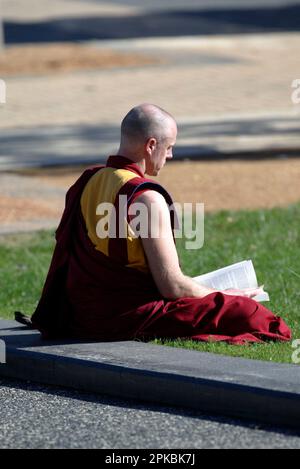 Atmosfera sua Santità gli insegnamenti del Dalai lama del 14th sulle "tappe della meditazione", che si terranno in quattro giorni a Sydney dal 11-14 giugno al Sydney Showground nel Parco Olimpico di Sydney. Sydney, Australia. 11.06.08. Foto Stock