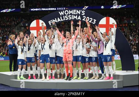 Londra, Regno Unito. 06th Apr, 2023. Inghilterra festeggia al Wembley Stadium di Londra, Regno Unito, il 6th aprile 2023, la partita di Finalissima femminile UEFA Inghilterra/Brasile 2023. Credit: Paul Marriott/Alamy Live News Foto Stock