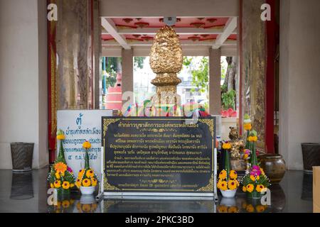 Santuario della città di Kanchanaburi per i tailandesi e i viaggiatori stranieri visitare viaggio e rispettare angelo di preghiera divinità per proteggere e portare bene l Foto Stock