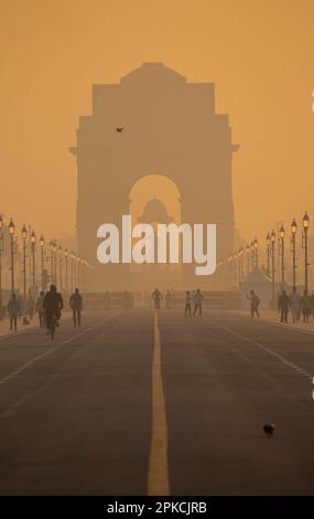 Splendida Misty Morning of India Gate, vista mattutina, nuova Delhi Foto Stock