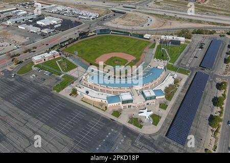 Vista aerea dello stadio municipale Hangar aka Lancaster, giovedì 6 marzo 2023, a Lancaster, California Foto Stock