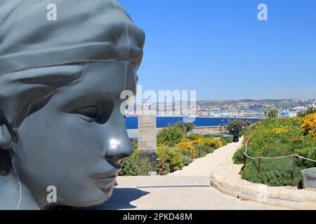 Scultura, Jardin des Migrations, Giardino delle Migrazioni, Fort Saint Jean, Fort St Jean, Fort St-Jean, Mucem, l'histoire du Musee des Civilisations de Foto Stock