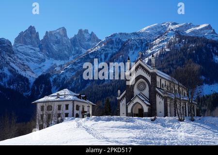 Chiesa, Vergine Immacolata, Falcade, Dolomiti, Provincia di Belluno, Regione Veneto, Italia, Falcade, Veneto, Italia Foto Stock