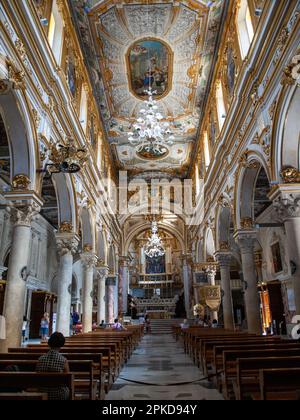 Matera, Italia - 15 settembre 2019: Dipinti e decorazioni negli interni della Cattedrale di Matera, Basilicata, Italia Foto Stock