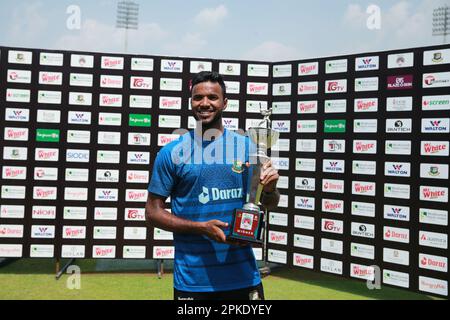 Ebadot Hossain ha vinto il trofeo Test mentre il Bangladesh ha consegnato all'Irlanda una sconfitta da sette wicket mentre il lato casa ha inseguito un obiettivo di 138 run prima del Th Foto Stock