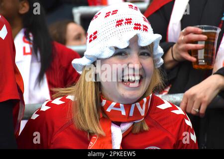 Malmo, Svezia. 07th Apr, 2023. Eleda Stadion, Malmo, Svezia, April7th 2023: I fan danesi in vista del gioco amichevole il 7th 2023 aprile tra Svezia e Danimarca a Eleda Stadion a Malmo, Svezia (Peter Sonander/SPP) Credit: SPP Sport Press Photo. /Alamy Live News Foto Stock