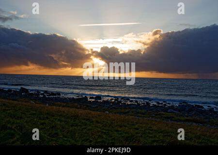 Tramonto a Eggum Naturreservat, Isola di Vestvågøya, Lofoten, Norvegia Foto Stock