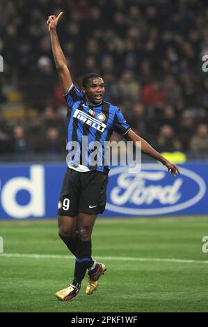 Milano, Italia, 24/02/2010 : Samuel Eto’o durante la partita Inter Chelsea Foto Stock