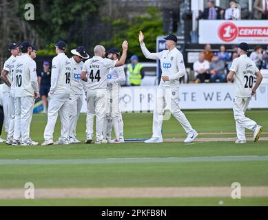 Hove, Regno Unito. 07th Apr, 2023. Hove, East Sussex, Regno Unito il 07 2023 aprile. Durham festeggia come Tom HAINES (Sussex) viene licenziato durante il giorno 2 della partita dei LV Insurance County Championships tra Sussex CCC e Durham CC al Central County Ground 1st, Hove, East Sussex, Regno Unito il 07 2023 aprile. Credit: Francis Knight/Alamy Live News Foto Stock