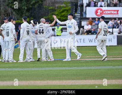 Hove, Regno Unito. 07th Apr, 2023. Hove, East Sussex, Regno Unito il 07 2023 aprile. Durham festeggia come Tom HAINES (Sussex) viene licenziato durante il giorno 2 della partita dei LV Insurance County Championships tra Sussex CCC e Durham CC al Central County Ground 1st, Hove, East Sussex, Regno Unito il 07 2023 aprile. Credit: Francis Knight/Alamy Live News Foto Stock