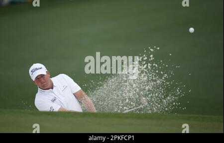 Augusta, Stati Uniti. 07th Apr, 2023. Tom hit enorme dal bunker alla seconda buca durante il secondo turno al torneo Masters all'Augusta National Golf Club di Augusta, Georgia, venerdì 7 aprile 2023. Foto di Bob strong/UPI Credit: UPI/Alamy Live News Foto Stock