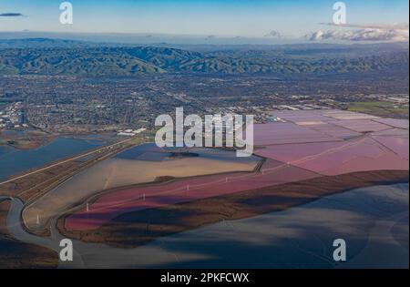 Vista aerea degli stagni di sale di Newark in California Foto Stock