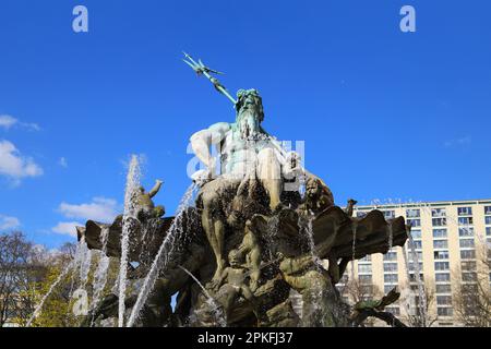 Fontana di Neptune (Neptunbrunnen) a Berlino - Germania Foto Stock