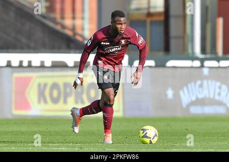 Salerno, Italia. 07th Apr, 2023. Lassana Coulibaly of US Salernitana durante la Serie A match tra US Salernitana 1919 e Inter Milan allo Stadio Arechi di Salerno, Italia il 7 aprile 2023. Credit: Giuseppe Maffia/Alamy Live News Foto Stock