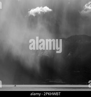 Tempesta passando sopra il Lago di Ginevra Foto Stock