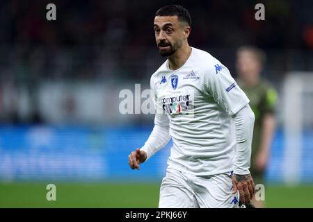 Milano, Italia. 07th Apr, 2023. Francesco Caputo di Empoli FC guarda durante la Serie Una partita tra AC Milan ed Empoli FC allo Stadio Giuseppe Meazza il 7 aprile 2023 a Milano. Credit: Marco Canoniero/Alamy Live News Foto Stock