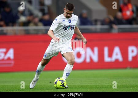 Milano, Italia. 07th Apr, 2023. Razvan Marin dell'Empoli FC in azione durante la Serie Una partita di calcio tra l'AC Milan e l'Empoli FC allo Stadio Giuseppe Meazza il 7 aprile 2023 a Milano. Credit: Marco Canoniero/Alamy Live News Foto Stock