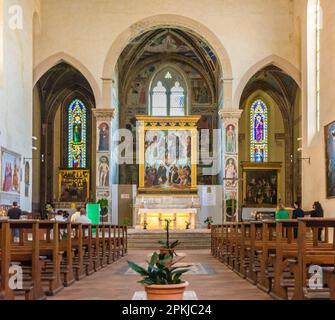 All'interno della chiesa di Sant'Agostino: Dipinto che decora - incoronazione della Madonna - l'altare maggiore è un capolavoro del 1483 di Piero del Polla Foto Stock