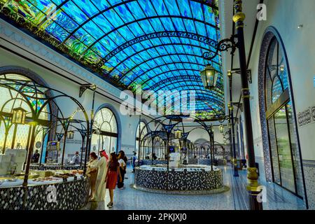 Il nuovo mercato del pesce all'interno del vecchio porto di Doha (Mina District) ha girato Doha Qatar 08-04-2023 Foto Stock