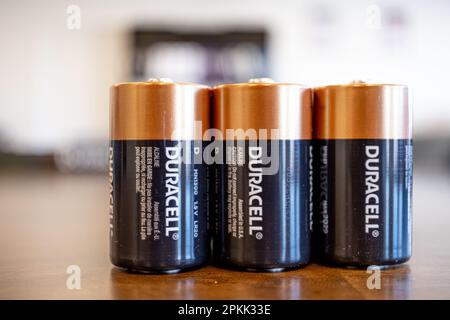 15 marzo 2023 - Calgary Alberta Canada - batterie Duracell per caricare apparecchi e giocattoli Foto Stock