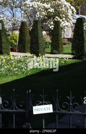 Ingresso privato al giardino Foto Stock
