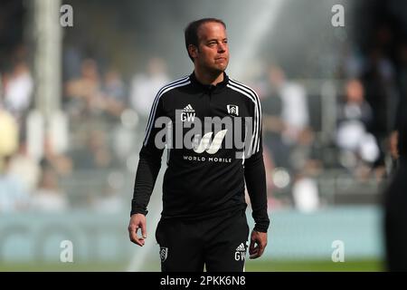 Craven Cottage, Fulham, Londra, Regno Unito. 8th Apr, 2023. Premier League Football, Fulham contro West Ham United; Fulham Goalkeeping coach Geoff Warne Credit: Action Plus Sports/Alamy Live News Foto Stock