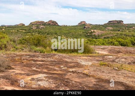 Formazioni geologiche e foreste, Cacapava do sul, Rio Grande do sul, Brasile Foto Stock