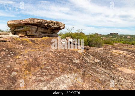 Formazioni geologiche e foreste, Cacapava do sul, Rio Grande do sul, Brasile Foto Stock