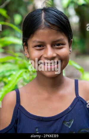 Volti del Perù: La vita in Amazzonia Foto Stock