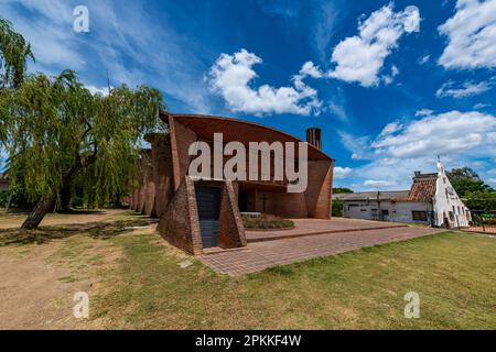 Chiesa di Atlantida (Chiesa di Cristo lavoratore e Madonna di Lourdes), opera dell'ingegnere Eladio Dieste, dipartimento Canelones, Uruguay Foto Stock