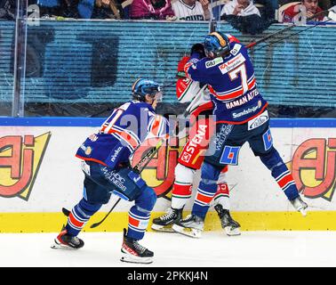 VŠxjš, Svezia, 8 aprile, 2023 Semifinale 5 Vaxjo Lakers - Frolunda HC Vaxjo Lakers vince la partita per 3-2 Credit: PEO Mšller/Alamy Live News Foto Stock