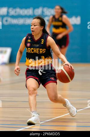 Cardiff, Regno Unito. 08th Apr, 2023. Lauren Saiki (Archers) durante il WBBL Cardiff Archers v Sevenoaks Suns all'Archers Arena Cardiff Regno Unito il 08 2023 aprile Alamy Live News Punteggio finale: 68 - 93 Credit: Graham Glendinning / GlennSports/Alamy Live News Foto Stock