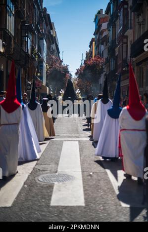 Sabato Santo Parata 'Semana Bata' nelle strade di Saragozza, Spagna Foto Stock