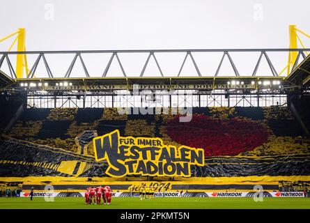 Dortmund, Germania. 8th Apr, 2023. Westfalenstadion coreo Borussia Dortmund - Union Berlin 08.04.2023 Copyright (nur für journalistische Zwecke) by Foto Stock