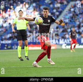 Sabadell, Barcellona, Spagna. 8th Apr, 2023. Barcellona Spagna 08.04.2023 Mikel Vesga (Athletic Club) controlla la palla durante la Liga Santander tra Espanyol e Athletic Club allo stadio RCDE il 08 aprile 2023 a Barcellona. (Credit Image: © Xavi Urgeles/ZUMA Press Wire) SOLO PER USO EDITORIALE! Non per USO commerciale! Credit: ZUMA Press, Inc./Alamy Live News Foto Stock