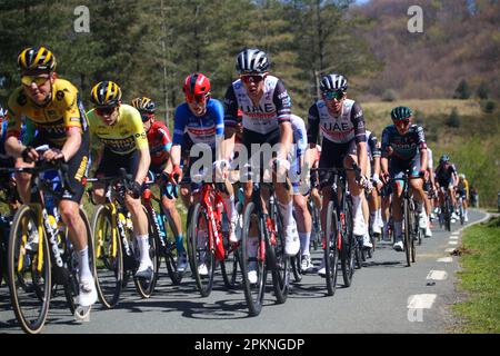 Azurki, Euskadi, Spagna. 8th Apr, 2023. Azurki, Spagna, 08th aprile 2023: Il pilota del Team Emirates degli Emirati Arabi Uniti, Domen Novak durante la 6th° tappa del Paese Basco Itzulia 2023 con partenza e arrivo a Eibar, il 08 aprile 2023, ad Azurki, Spagna. (Credit Image: © Alberto Brevers/Pacific Press via ZUMA Press Wire) SOLO PER USO EDITORIALE! Non per USO commerciale! Foto Stock