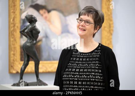 Brema, Germania. 30th Mar, 2023. Nicole Lamotte, presidente della Kunstverein di Brema, si trova nella Kunsthalle. I musei d'arte classica devono fare di più per attirare un pubblico giovane - questo è ciò che dice la presidente della Kunstverein di 200 anni. Credit: Sina Schuldt/dpa/Alamy Live News Foto Stock