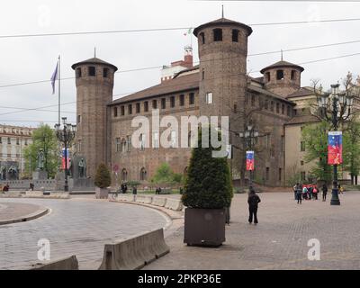 TORINO, ITALIA - CIRCA APRILE 2023: Piazza Castello Foto Stock