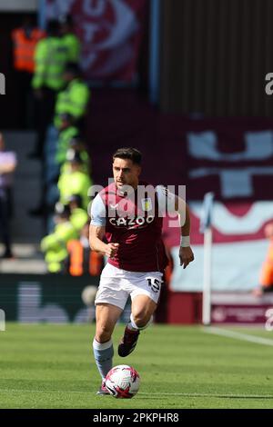 Birmingham, Regno Unito. 08th Apr, 2023. Alexandre Moreno opera di Aston Villa in azione. Partita della Premier League, Aston Villa contro Nottingham Forest al Villa Park di Birmingham sabato 8th aprile 2023. Questa immagine può essere utilizzata solo per scopi editoriali. Solo per uso editoriale, foto di Andrew Orchard/Andrew Orchard sports photography/Alamy Live news Credit: Andrew Orchard sports photography/Alamy Live News Foto Stock